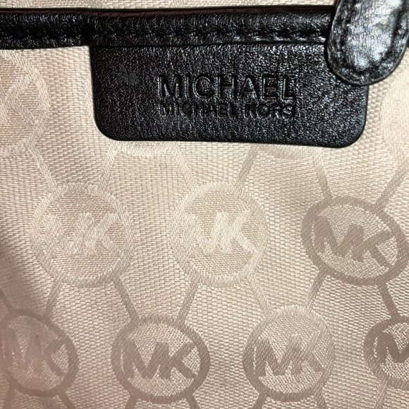 COPY - Michael Kors Purse - Hamilton Cow Print - Picture 13 of 14